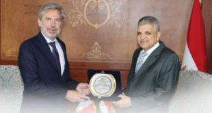 #رئيس قناة السويسم ع السفير الإيطالي بالقاهرة