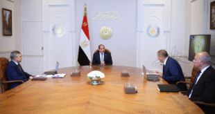 الرئيس يتابع حركة الملاحة فى قناة السويس