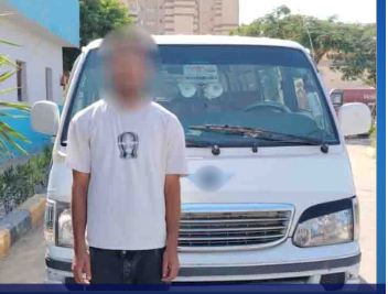 فيديو يفضح سواق يدخن الحشيش اثناء قيادته السيارة والشرطة تضبطه