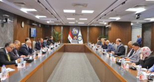 وزير البترول مع الخبراء والمفكرين