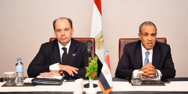 وزير الخارجية المصري مع الجالية المصرية فى النيجر