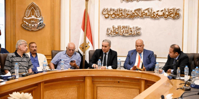 إجتماع حماية المستهلك مع التجارو الصناع