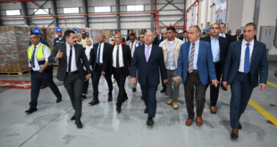 وزير النقل فى ميناء الإسكندرية
